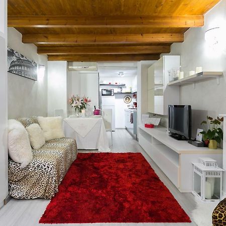 Diana Romantic Loft Рим Екстериор снимка
