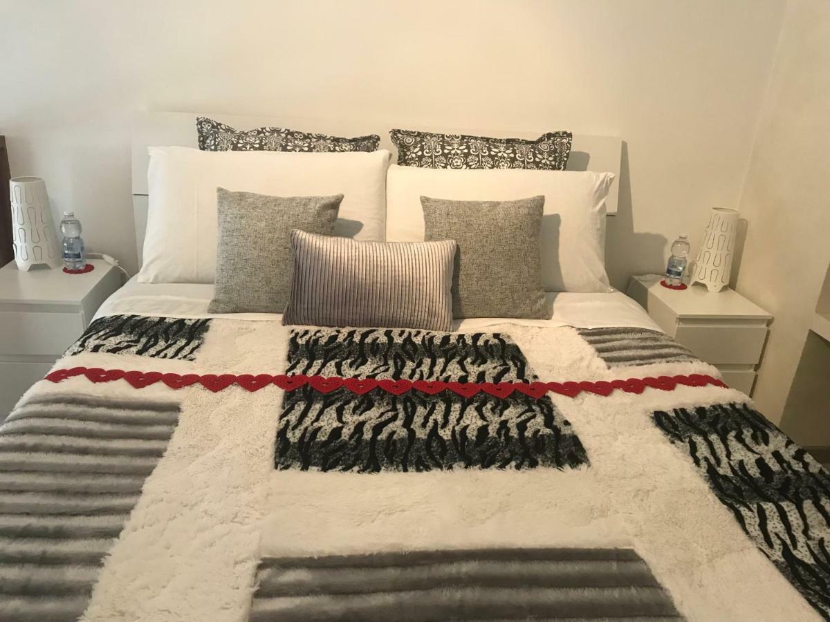 Diana Romantic Loft Рим Екстериор снимка