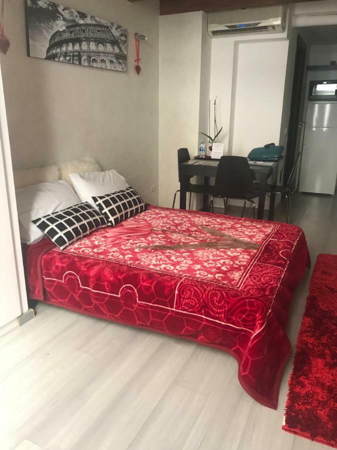 Diana Romantic Loft Рим Екстериор снимка